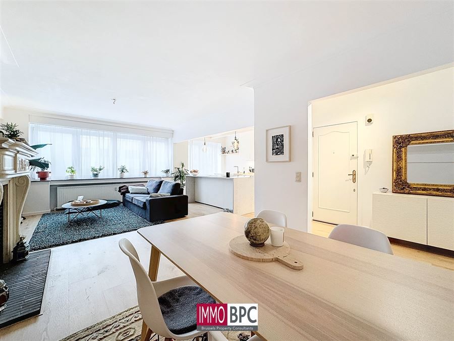 Volledig gereonveerd Appartement met 2 slk. foto 9