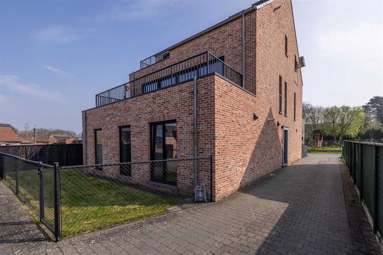 2 grote slk, 123m², hoogwaardige afwerking met tuintje en EPC A. foto 35