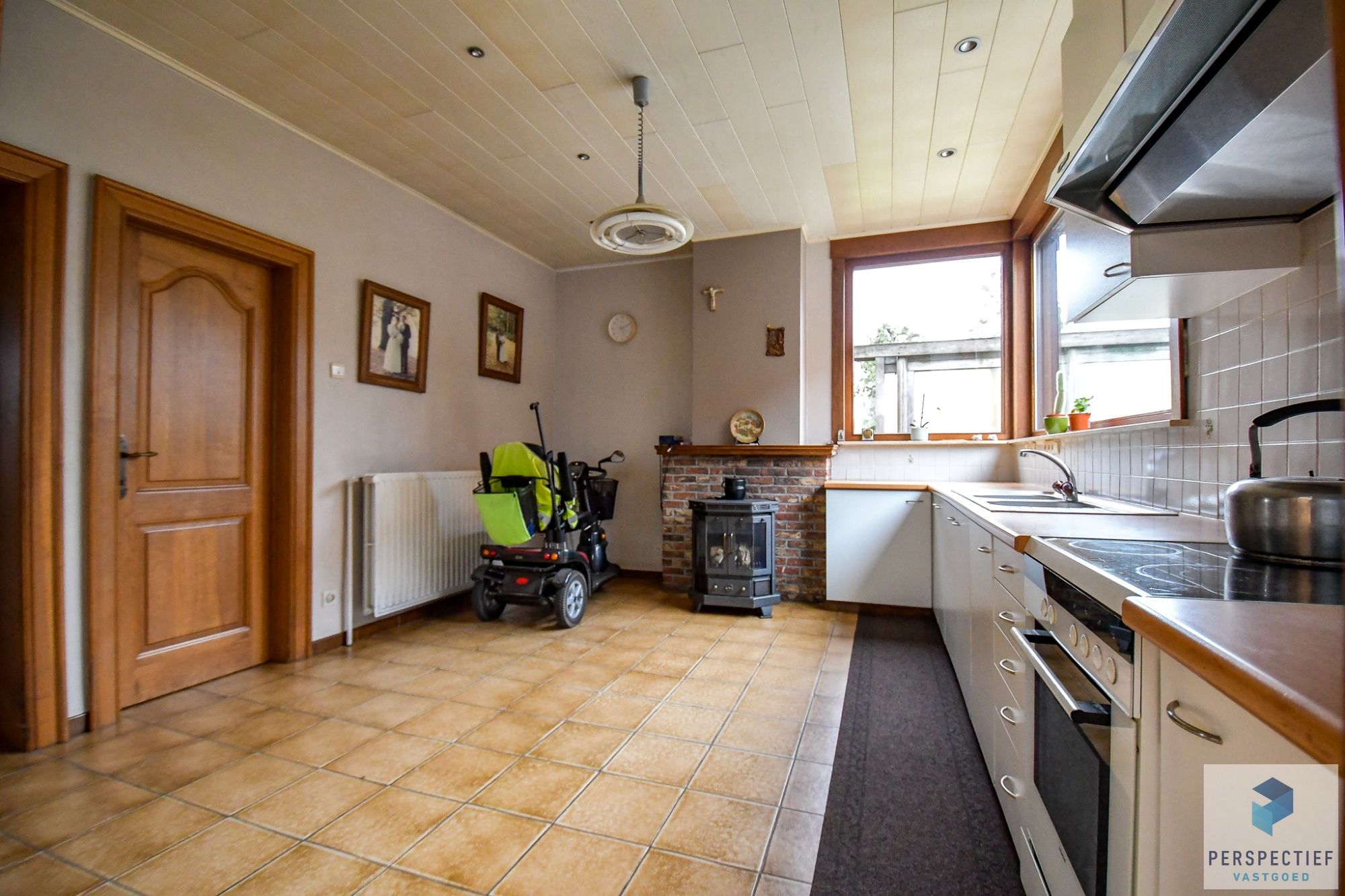 LANDELIJK GELEGEN WONING met SCHUUR  - BOOMGAARD - TUIN & MOESTUIN op 2138 m² foto 11