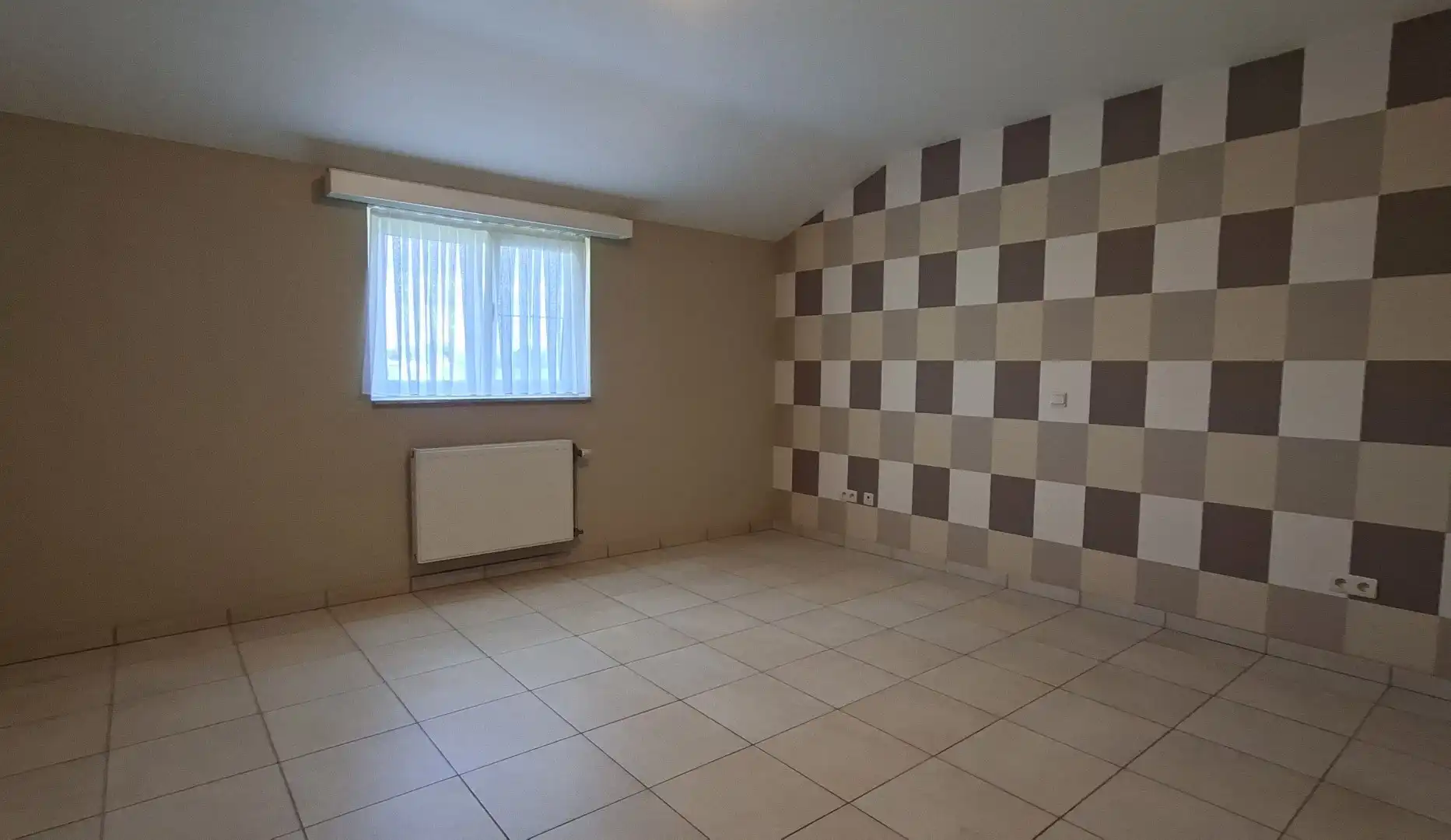 Ruime, landelijk gelegen woning met 3 slaapkamers en tal van mogelijkheden! foto 9