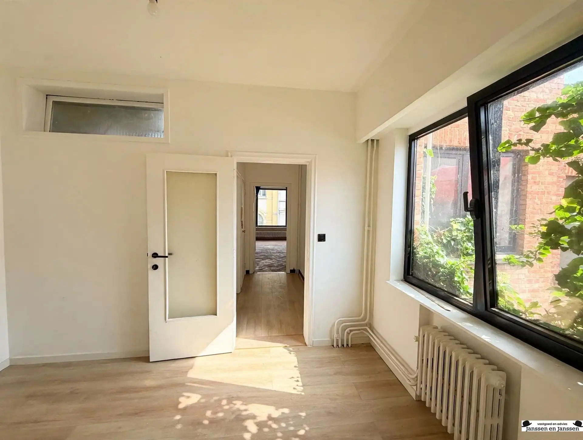 Lichtrijk appartement met 2 slaapkamers en terras foto 9