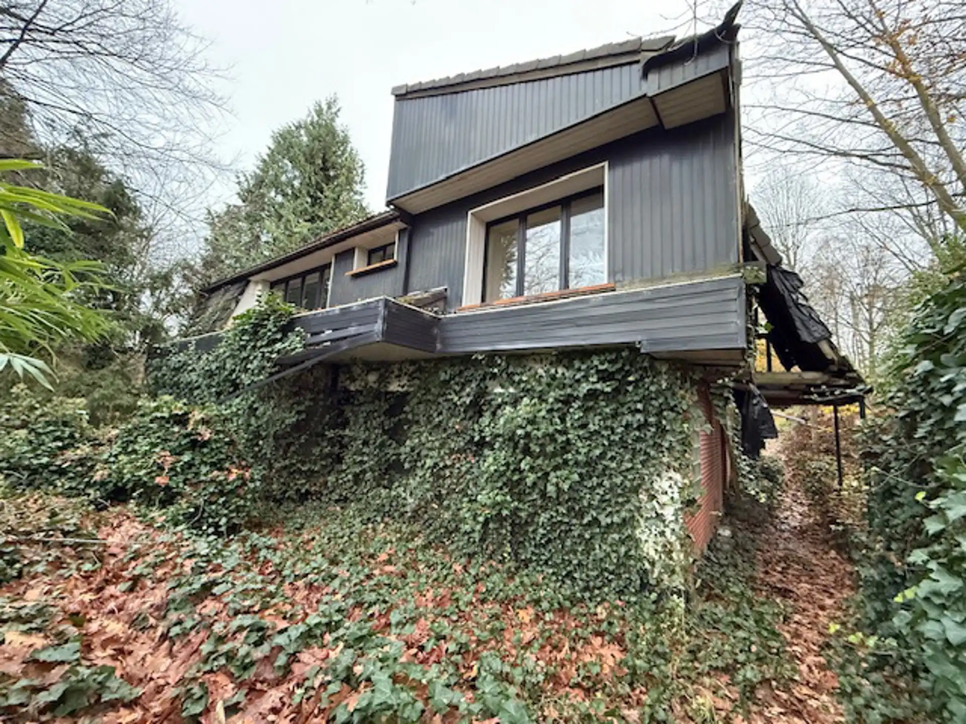 Af te breken woning op een perceel van 8 are foto 5