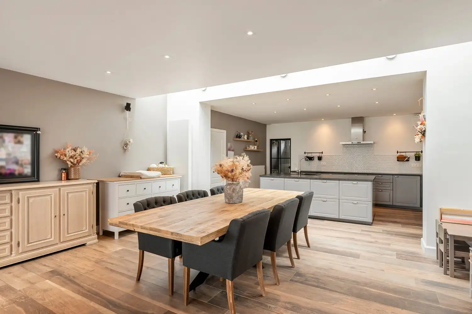 Volledig vernieuwde gezinswoning met tuin. foto 14