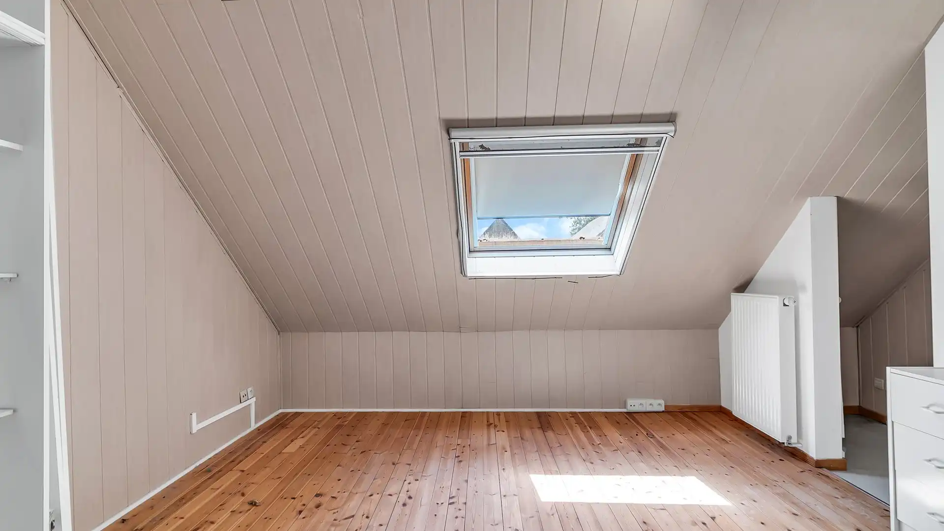 Ruime en instapklare woning met zwembad in Genk (Bret) foto 30
