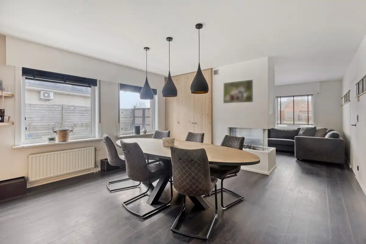 Luxe woning met binnenzwembad en afzonderlijke handelsruimte foto 5