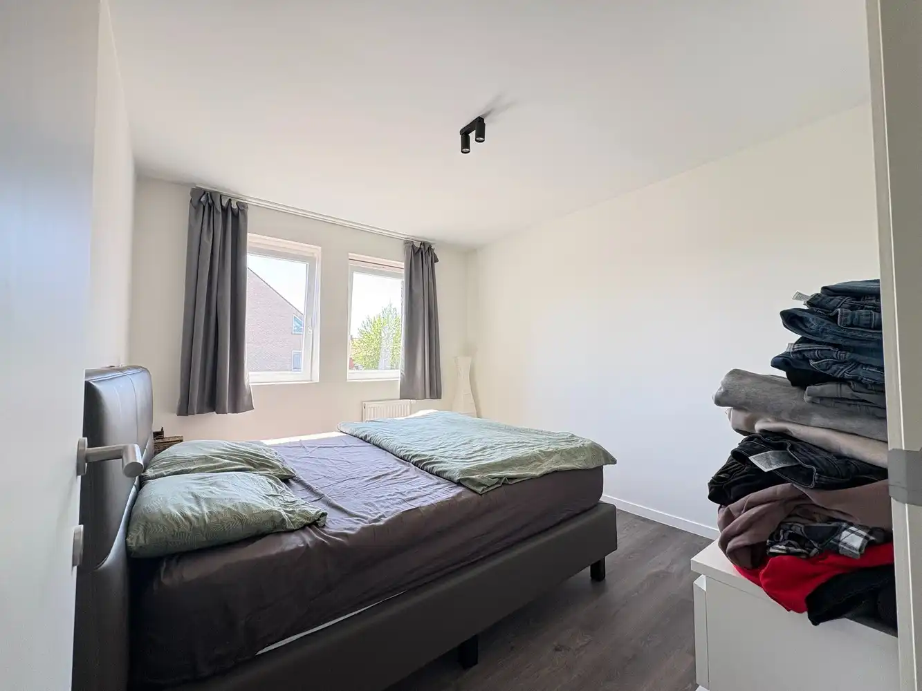 Lichtrijke nieuwbouwwoning in het hartje van Torhout foto 6