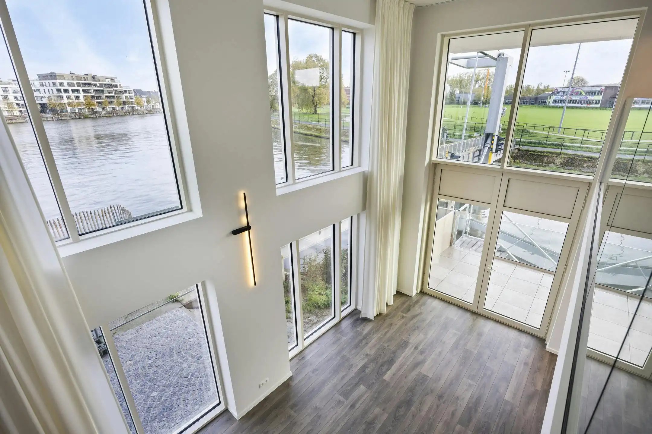 Duplex appartement met 3 slaapkamers aan het water te koop!  foto 4