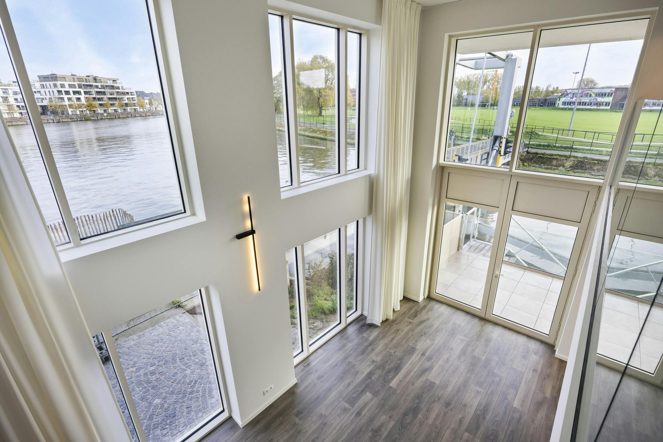 Duplex appartement met 3 slaapkamers aan het water te koop!  foto 14