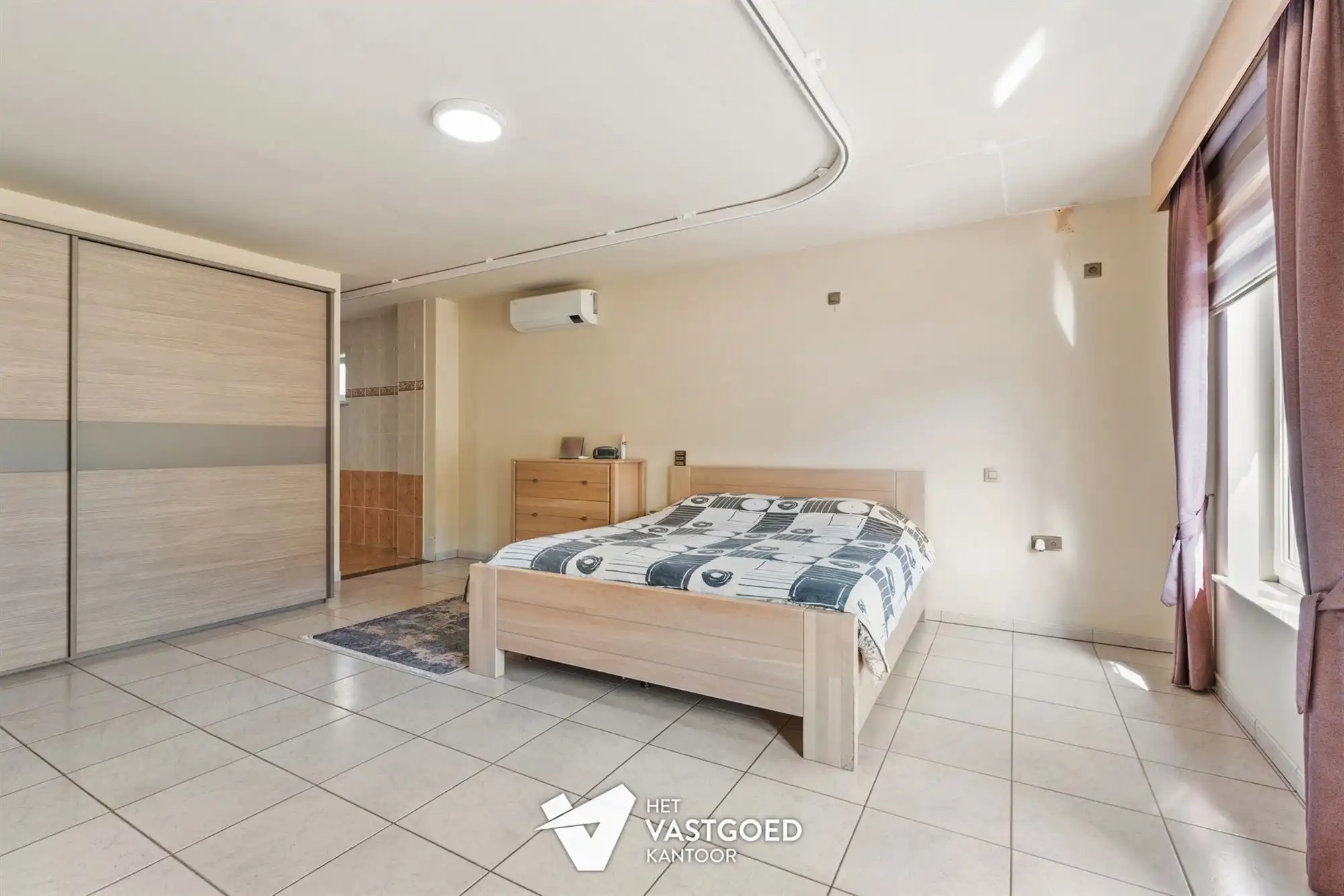 ZEER RUIME WONING MET 5 SLAAPKAMERS UITERST RUSTIG GELEGEN OP EEN PERCEEL VAN 1415 M² TE BERINGEN foto 11