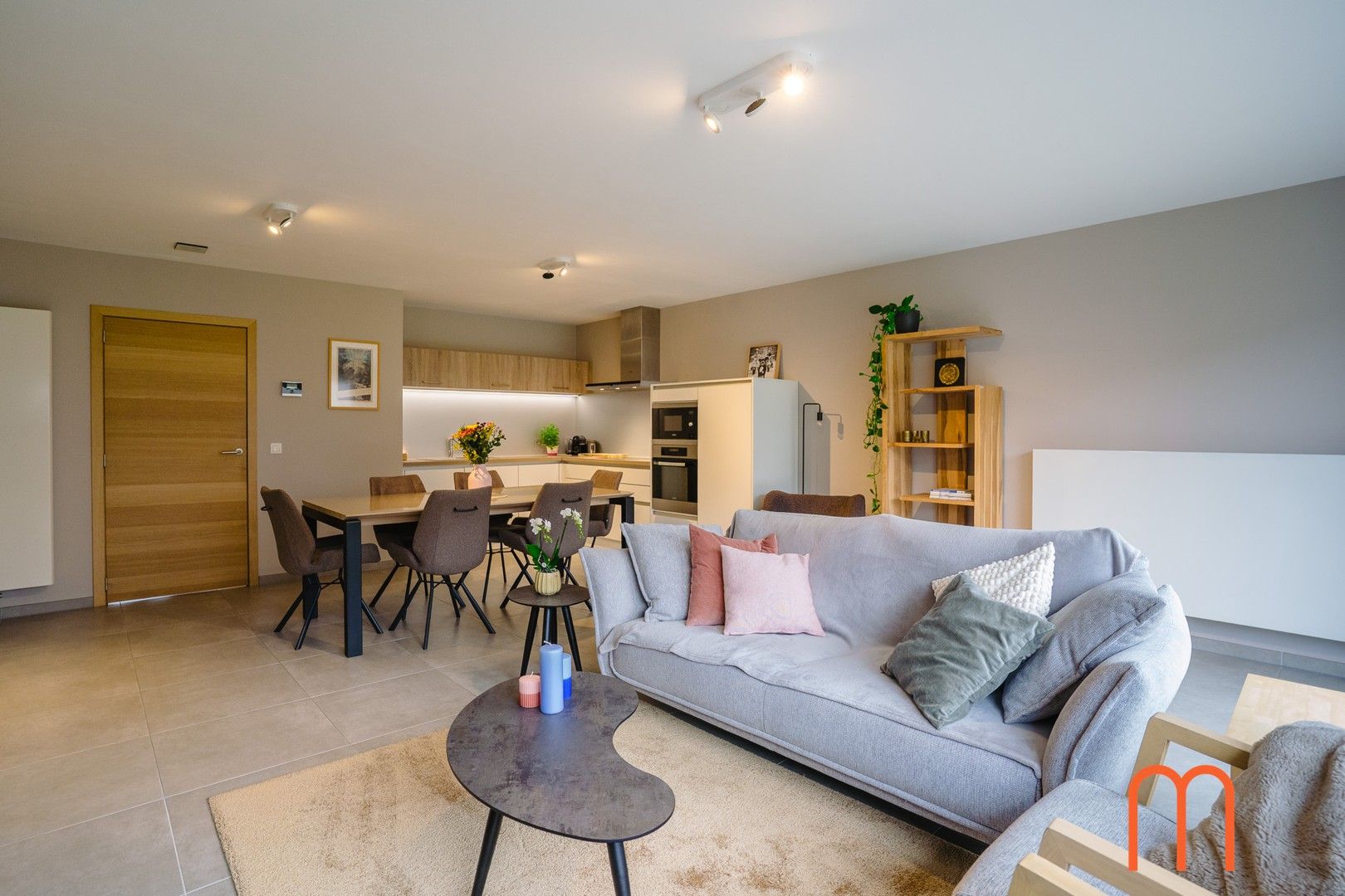 Instapklare woning te koop in een rustige wijk van Mariakerke (Oostende) foto {{pictureIndex}}