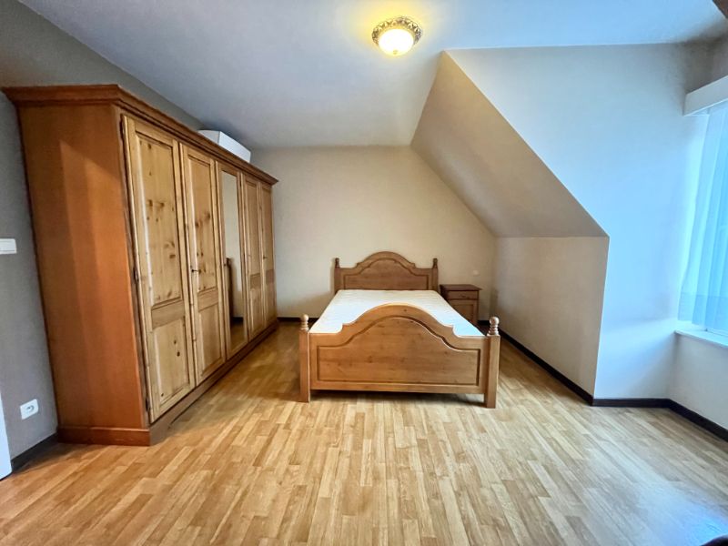 RIJWONING MET TUINTJE EN GARAGE GELEGEN IN DE DORPSKERN VAN SLEIDINGE foto 6