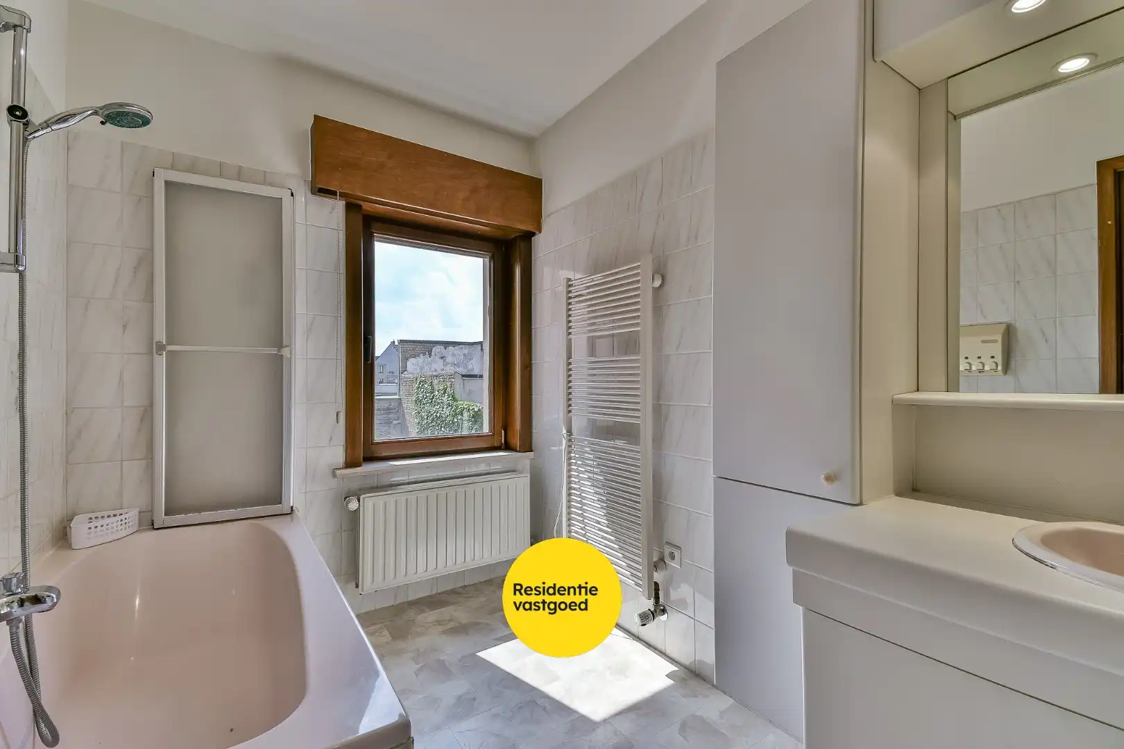 Woning met 3 slaapkamers en tuin, vlak aan het strand van Bredene foto 14