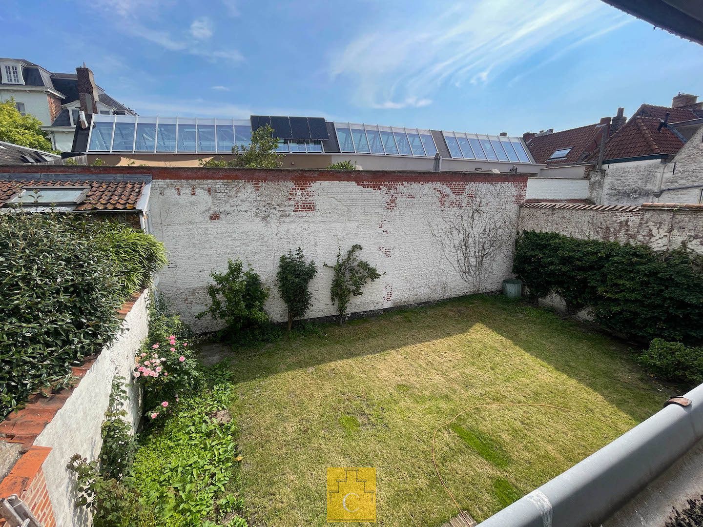 Breedhuis op een schilderachtige en stille ligging in het hart van de binnenstad, met flinke garage en grote stadstuin foto 18