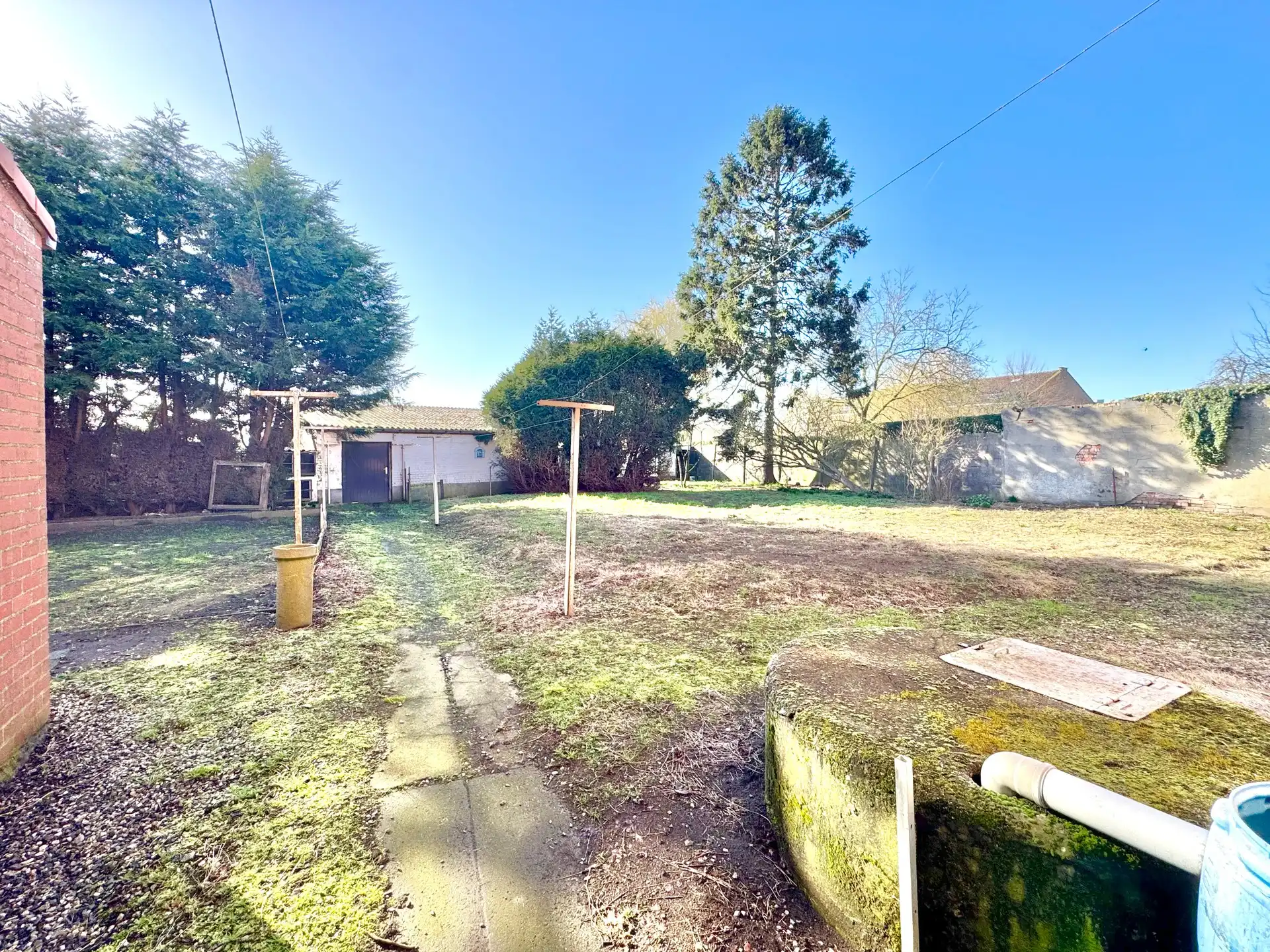 MAGAZIJN MET TWEEWOONST - 1.052 M² foto 5