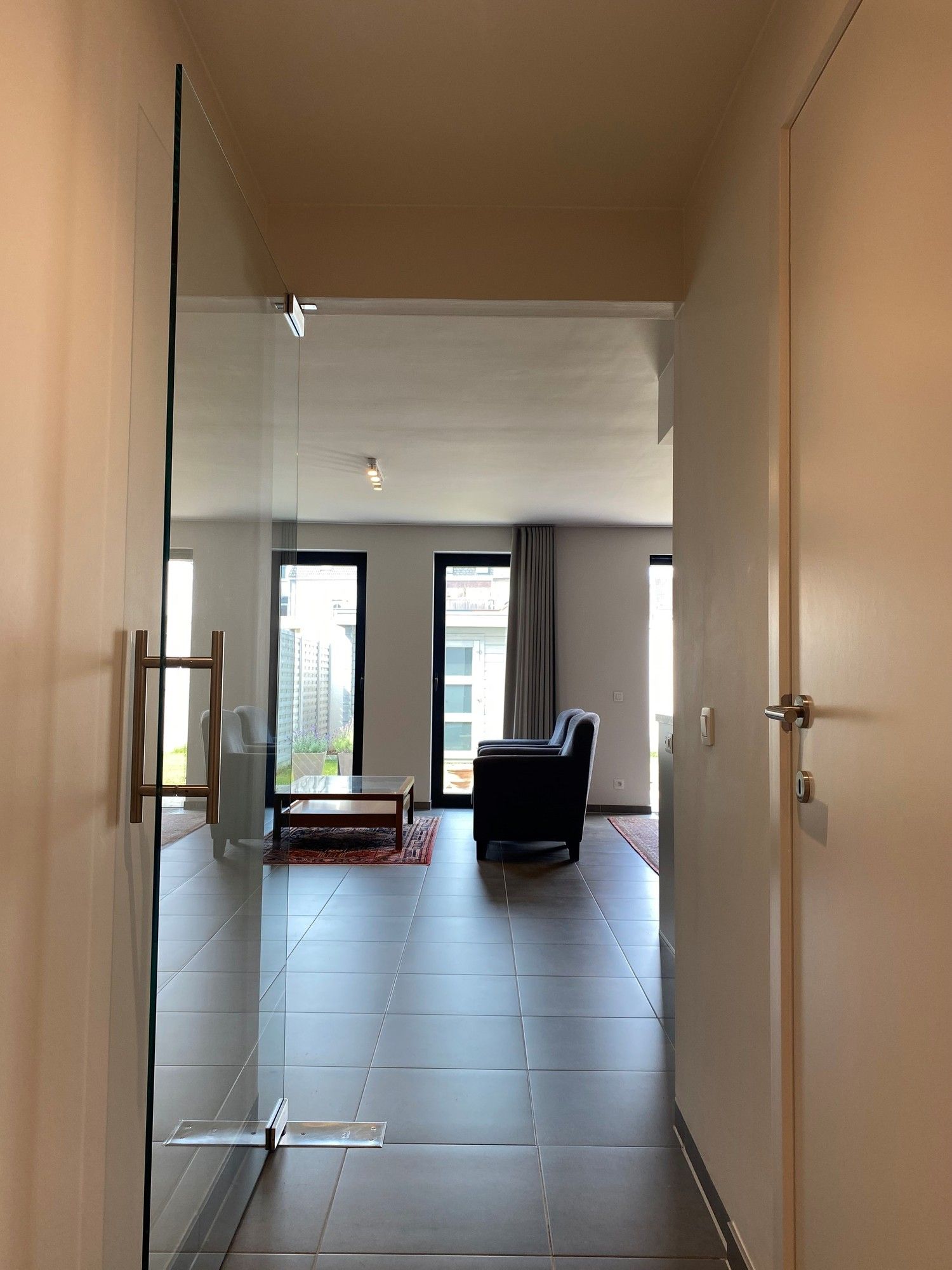 Goed gelegen gelijkvloers appartement | Oude Vijvestraat foto 2