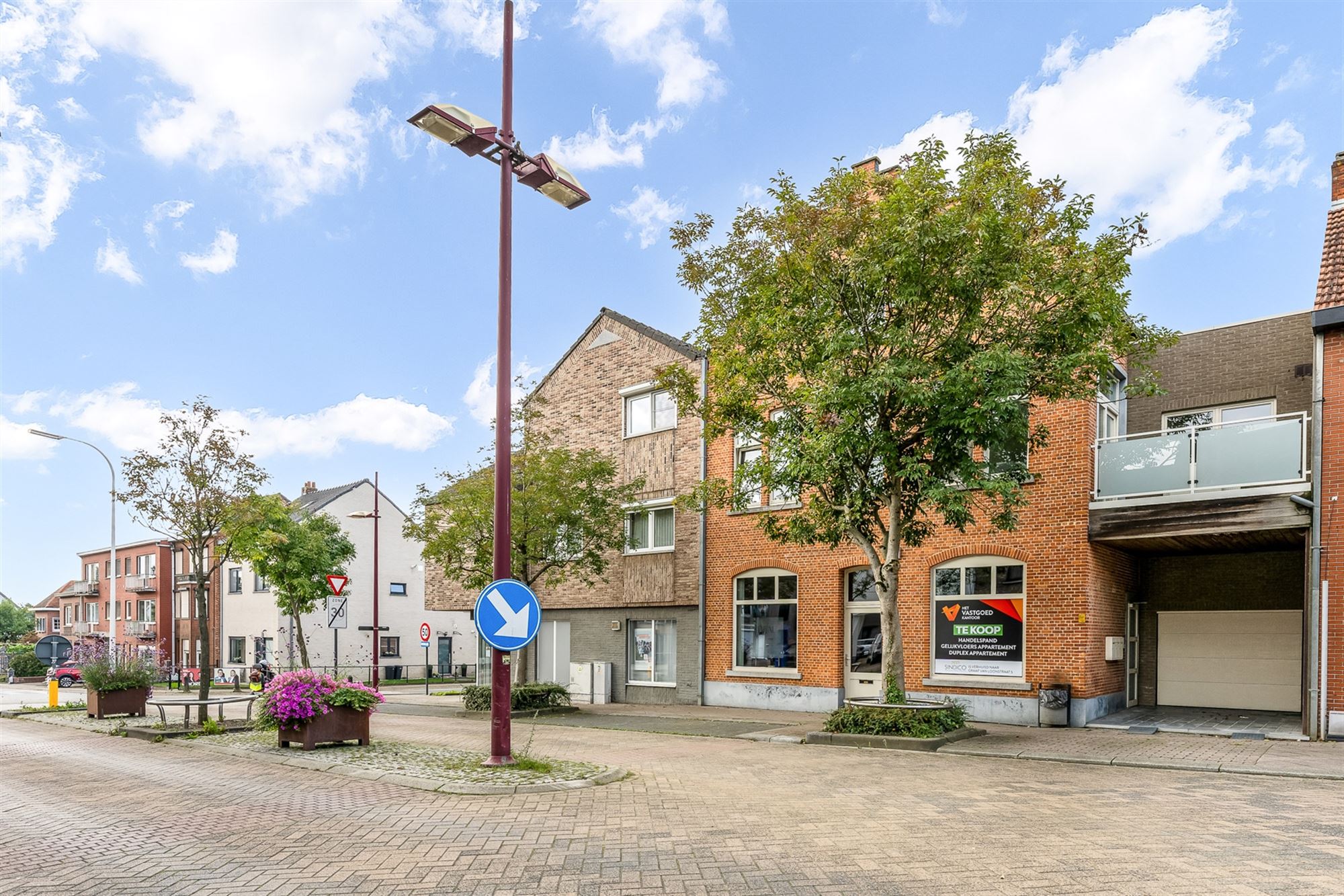 HANDELSPAND/KANTOOR OP IDEALE LIGGING TE BERINGEN CENTRUM foto 13