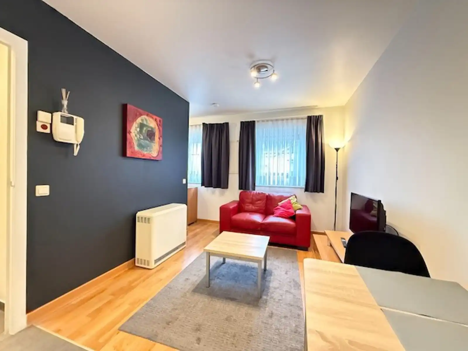 Gemeubelde studio met één slaapkamer foto 4