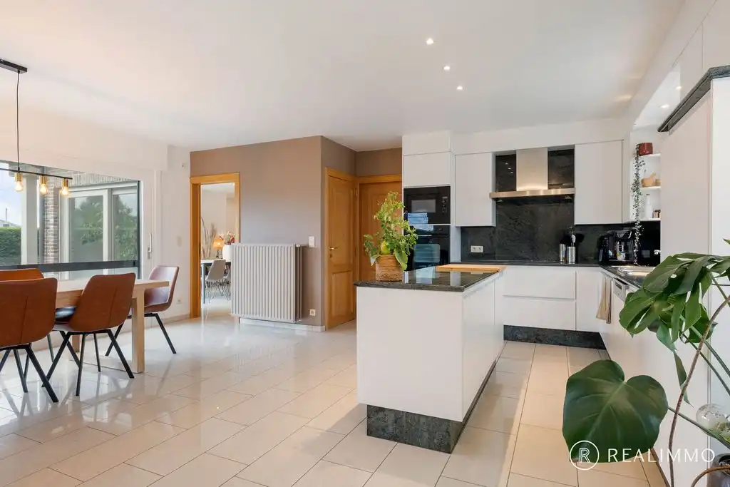 Ruime villa op 911m² in een rustige, groene omgeving te Sint-Eloois-Vijve foto 11