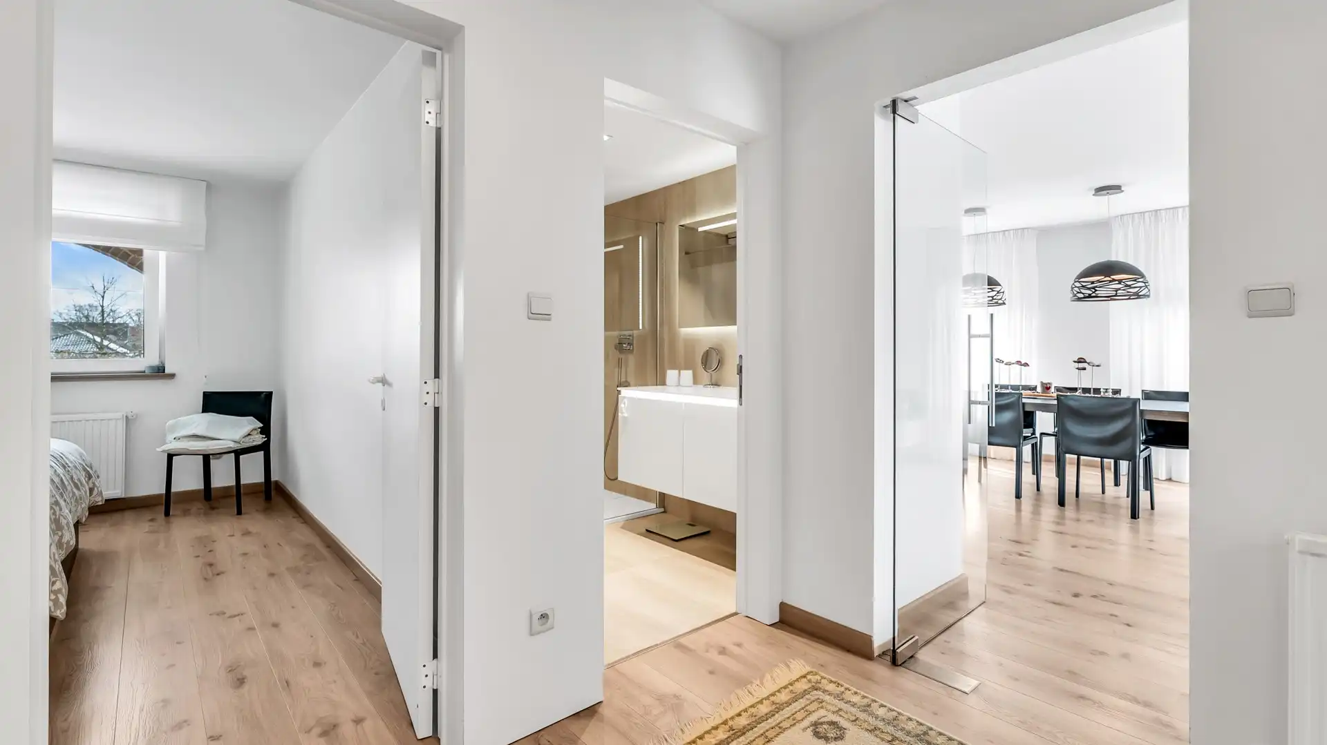 Gerenoveerd en lichtrijk appartement met 2 slkprs in As foto 13