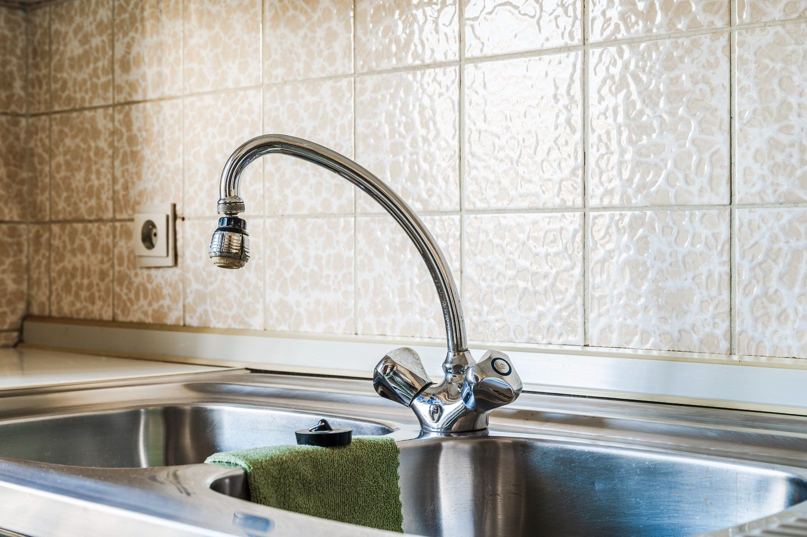 Te renoveren 3-kamerappartement op 1ste verdiep met terras en garagebox foto 9