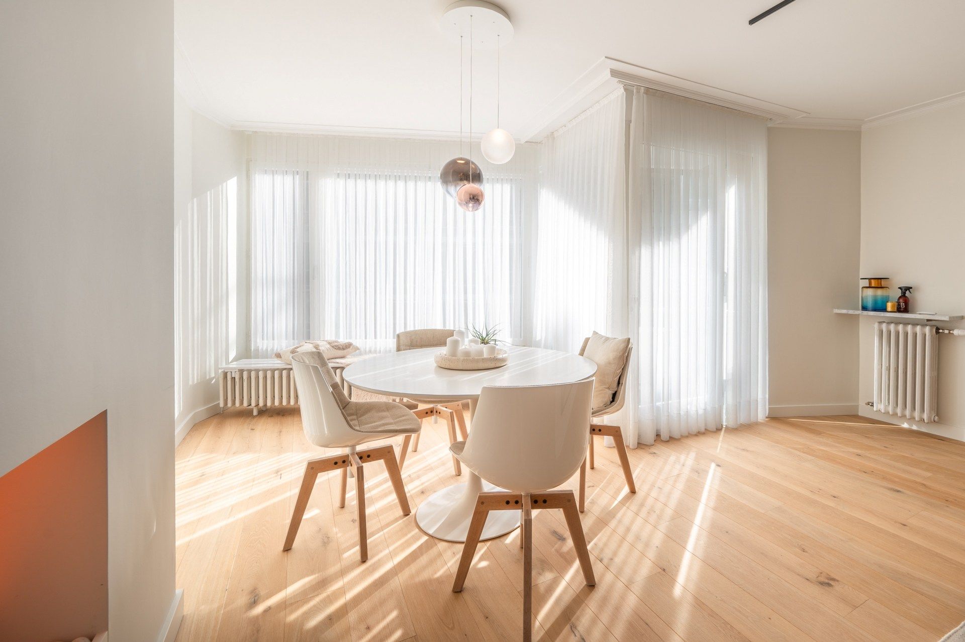 Stijlvol en volledig gerenoveerd appartement op wandelafstand van zee en het commerciële centrum. foto 4