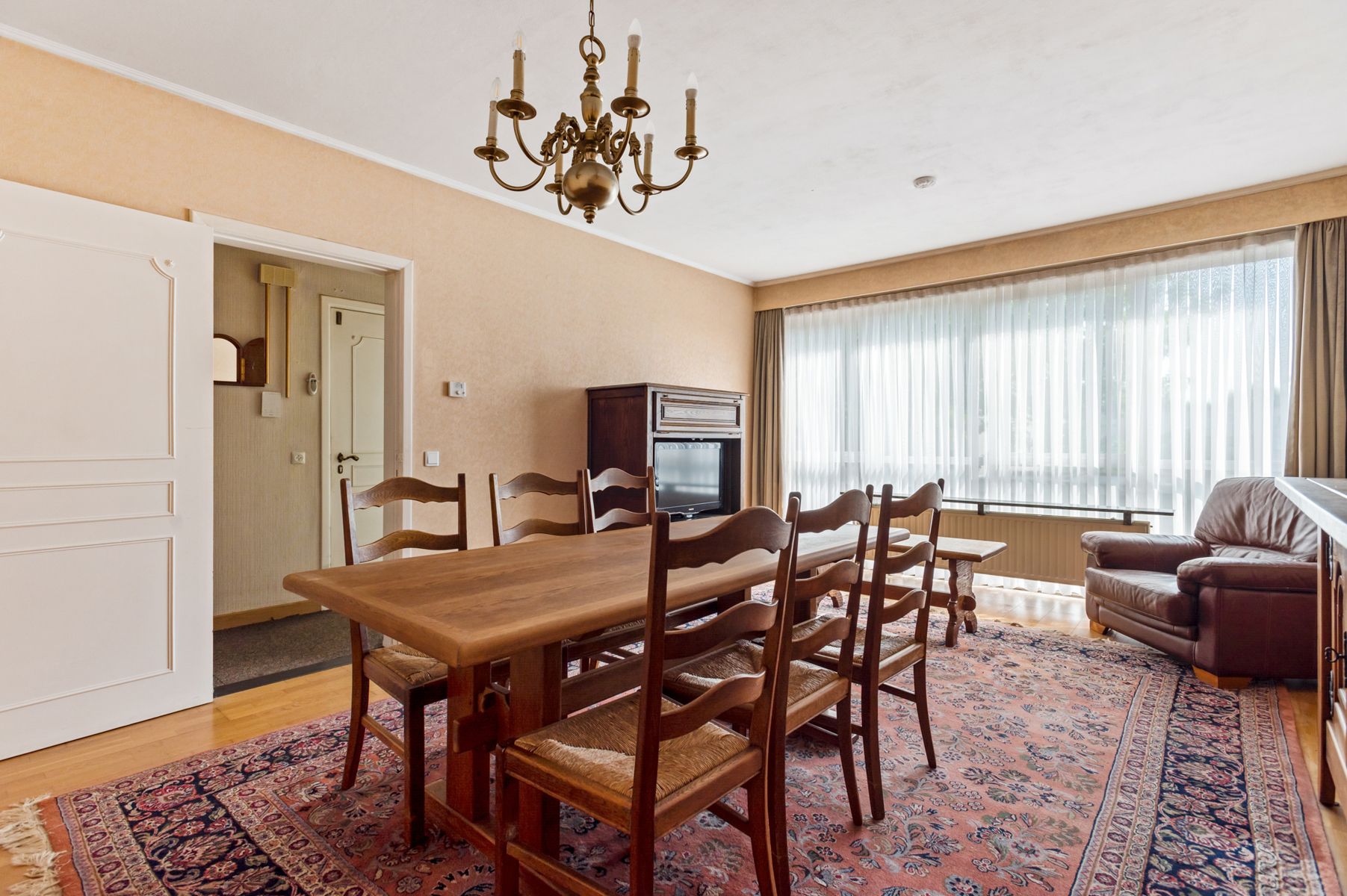 Unieke kans: appartement met tuin, garagebox en berging foto 4
