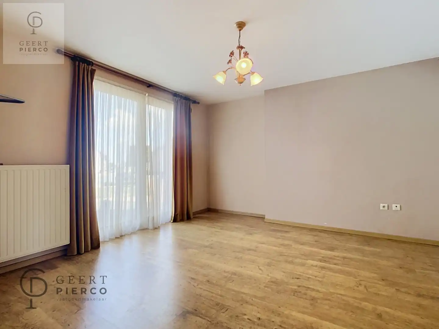 Instapklaar gelijkvloers appartement met garagebox en tuin in Landen foto 17