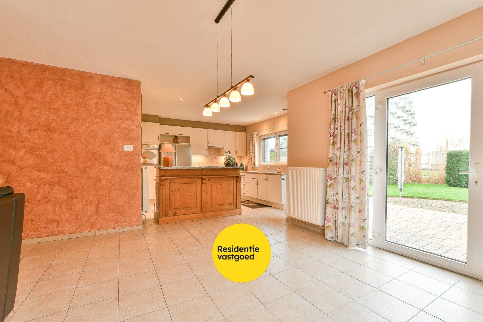 Instapklare halfopen woning in De Haan – vlak bij strand, duinbossen en halte kusttram foto 5