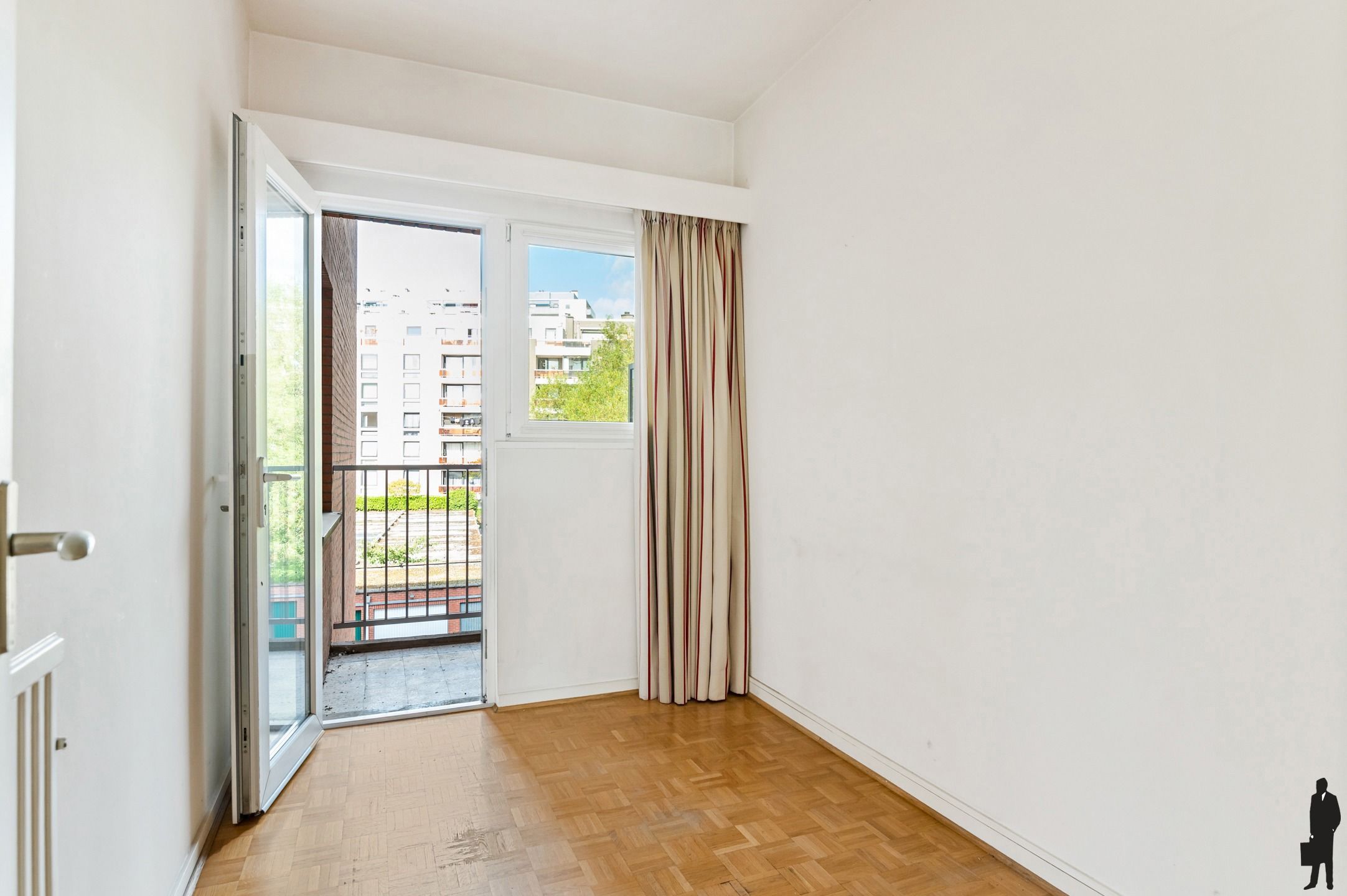 OP TE FRISSEN APPARTEMENT MET 2 SLAAPKAMERS EN TERRAS  foto 15