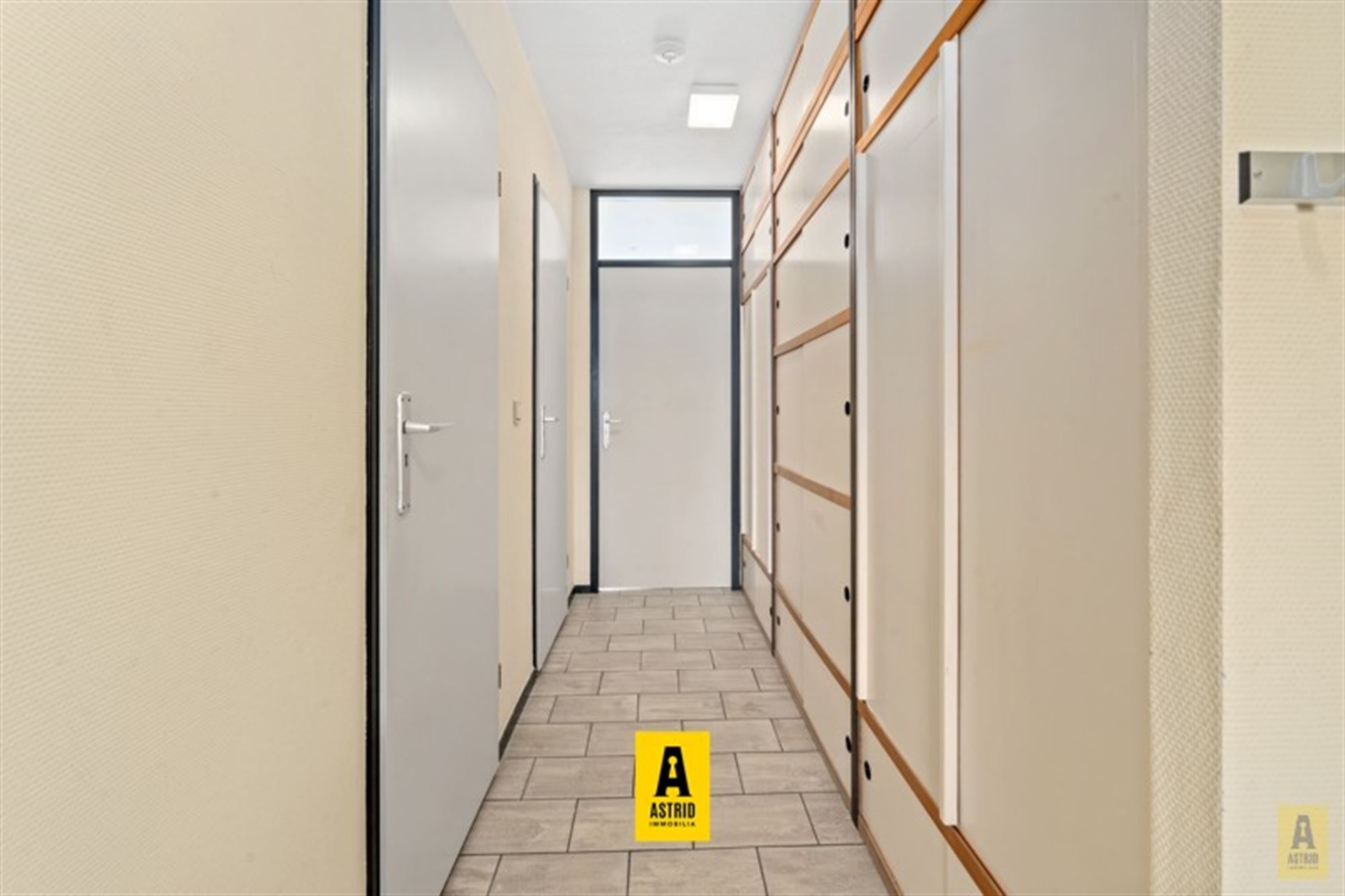 Zonnig appartement met open zichten vlakbij strand! foto 12