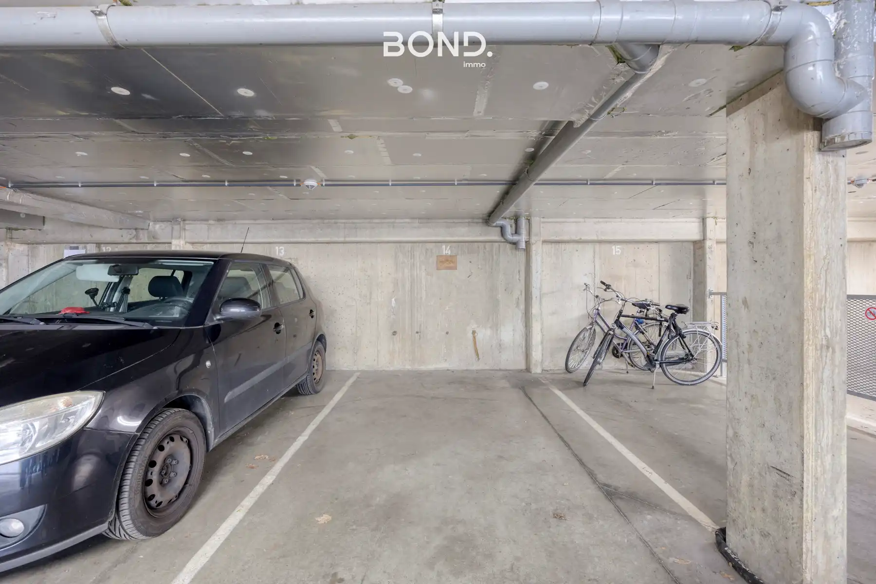 Duplexstudio met aparte slaapkamer, terras en parking foto 14