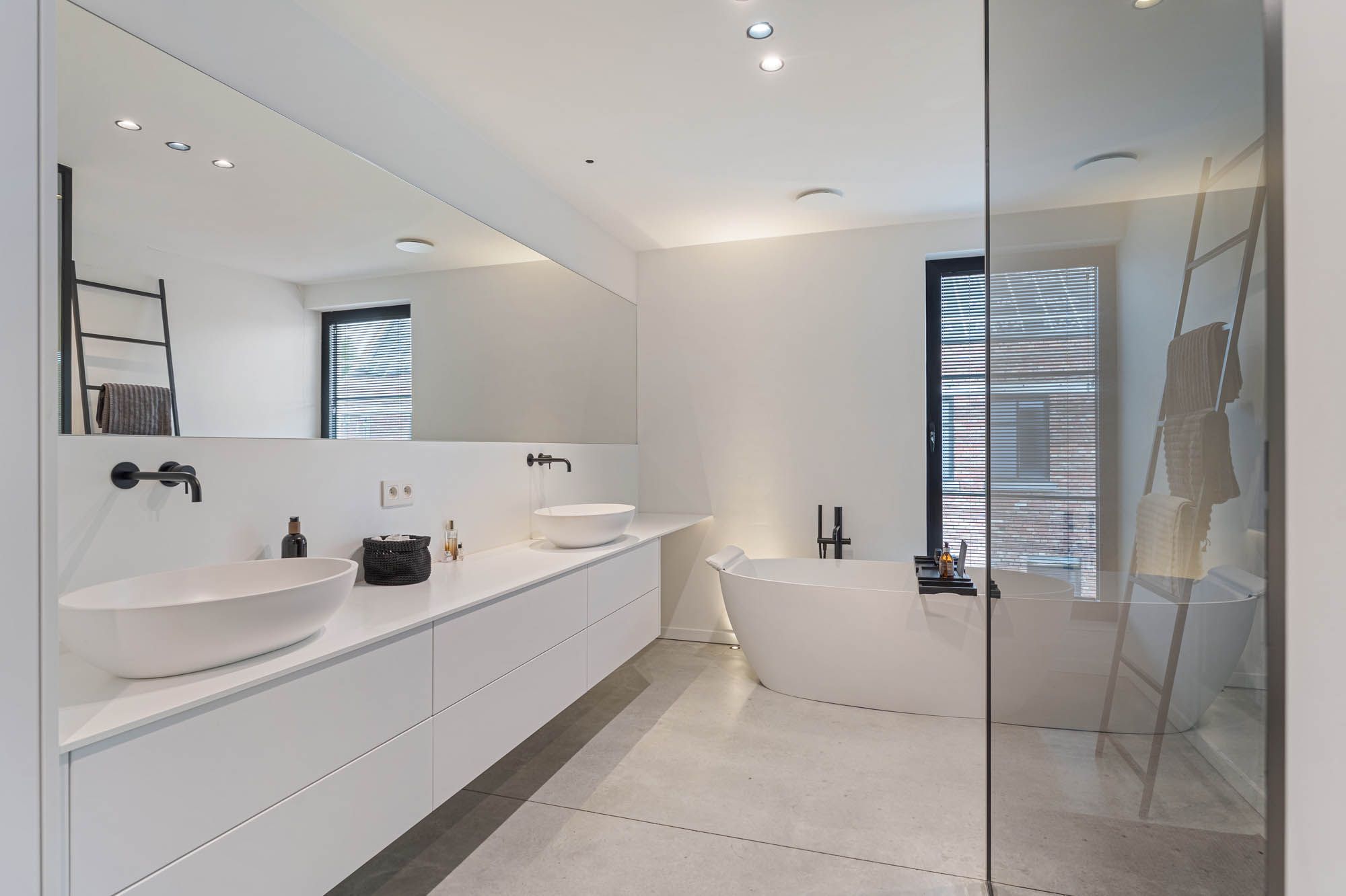 Exclusieve high-end villa met verwarmd zwembad op idyllische toplocatie! foto 21