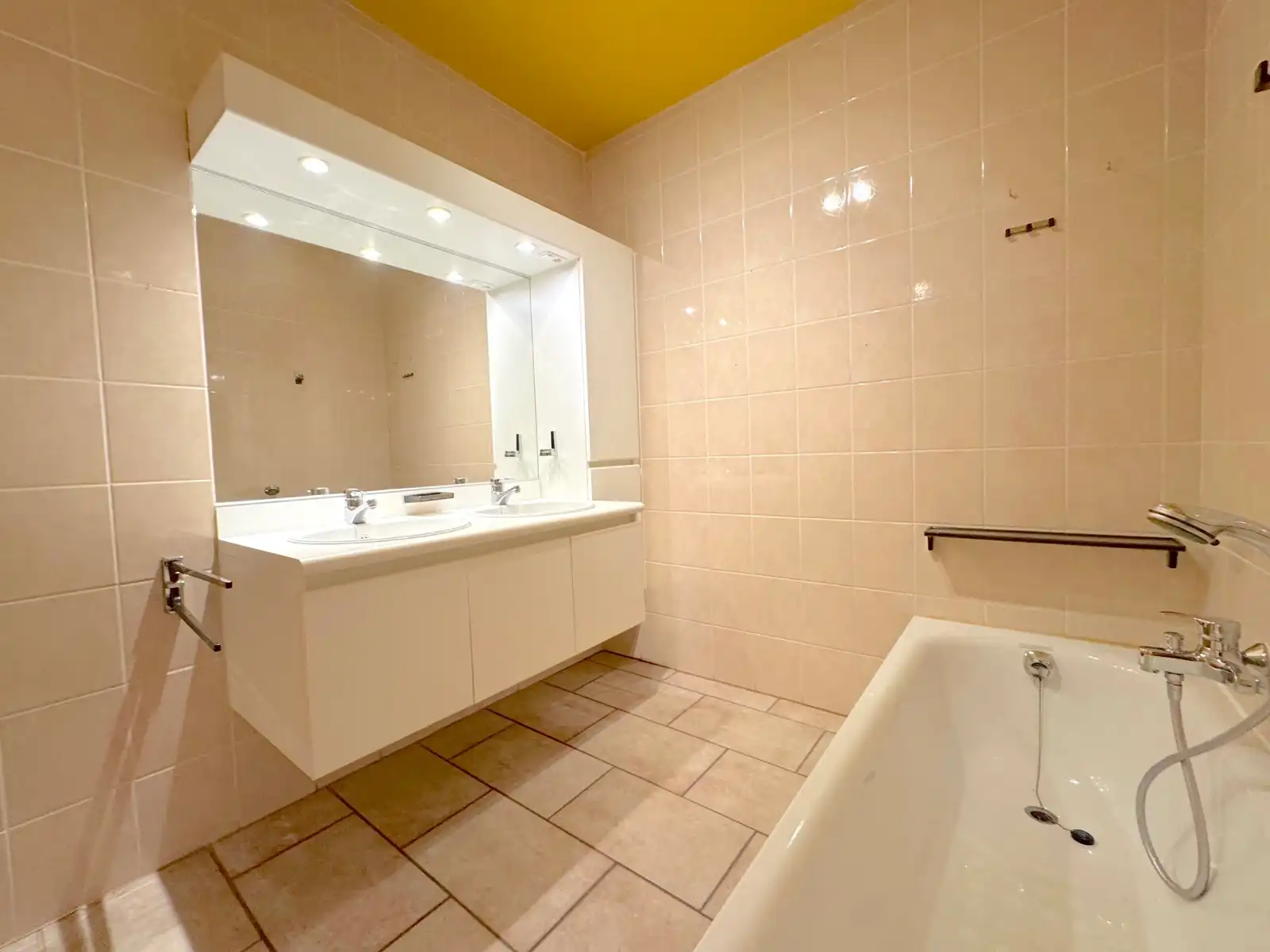 Ruim appartement met EPC-score B in het stadscentrum! foto 14