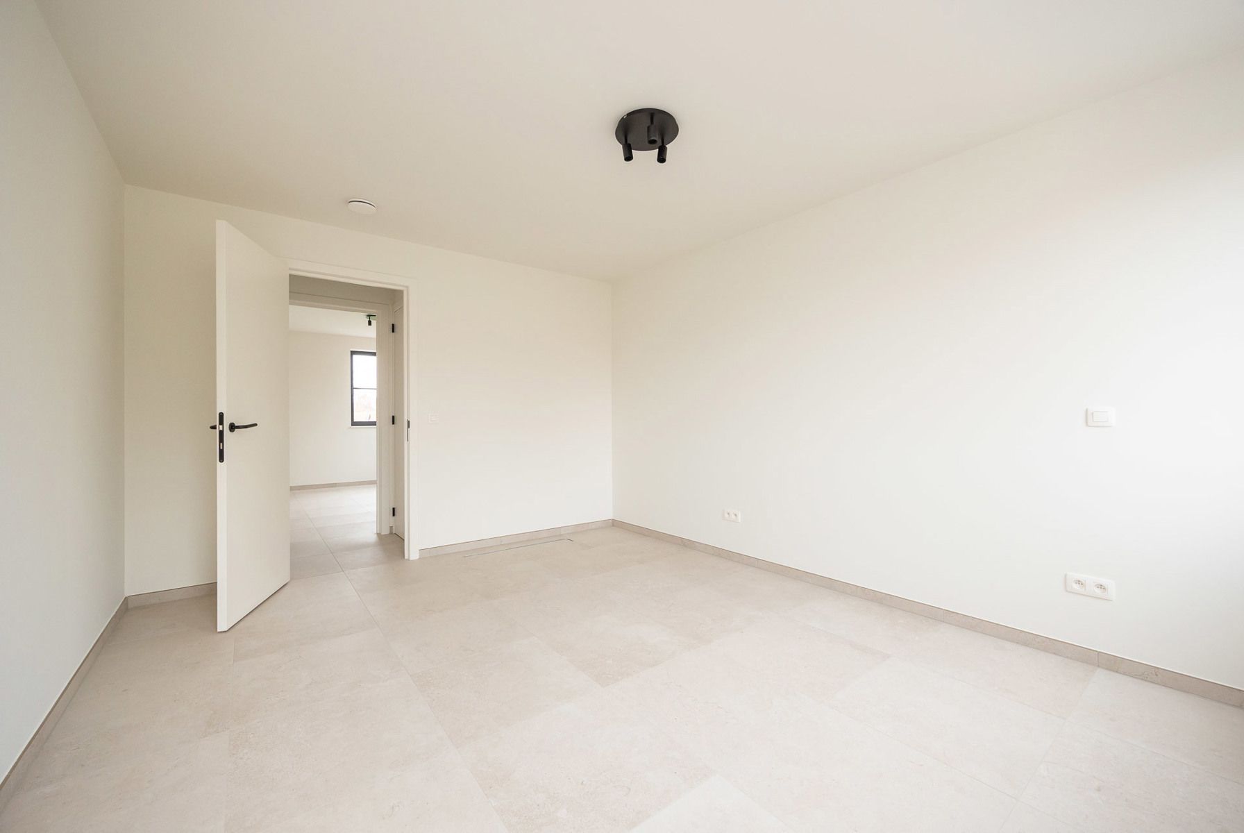 Stijlvol wonen in de schaduw van de St-Michielskerk. foto 13