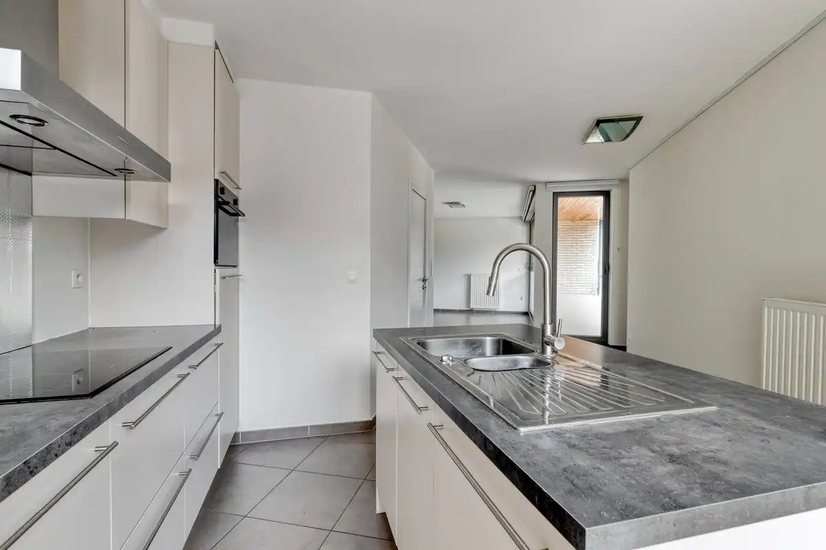 Instapklaar appartement met 2 slaapkamers en royale terrassen te Hoeselt foto 11