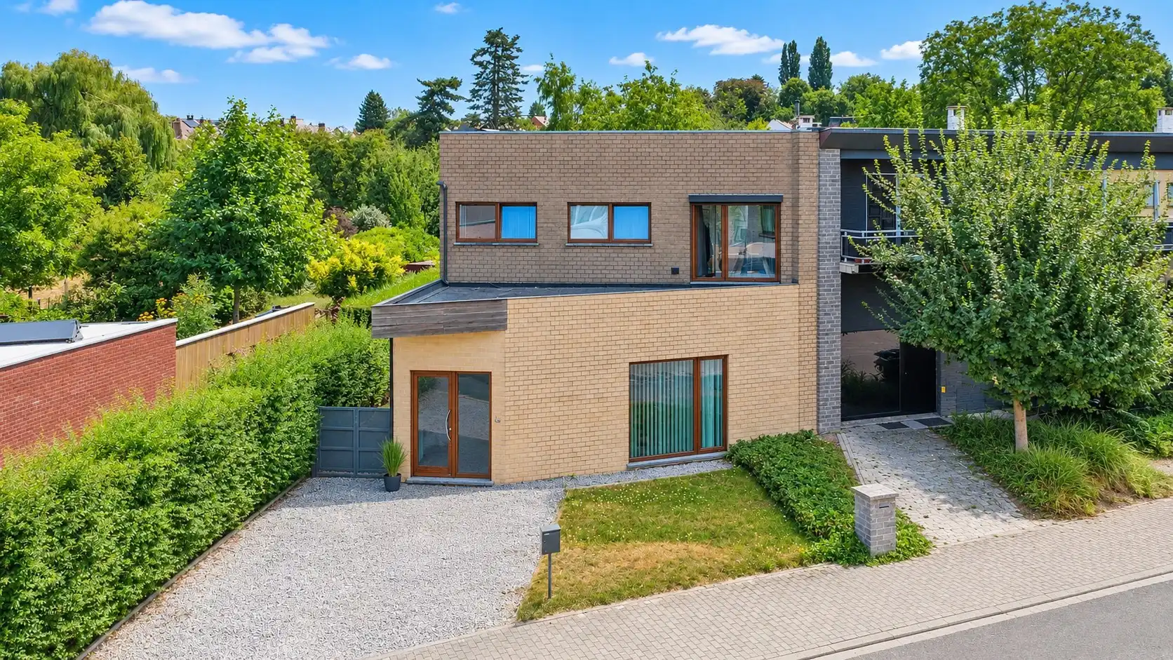 ENERGIEZUINGE DRIEGEVEL VILLA MET ZUID-TUIN OP 12 ARE ! foto {{pictureIndex}}
