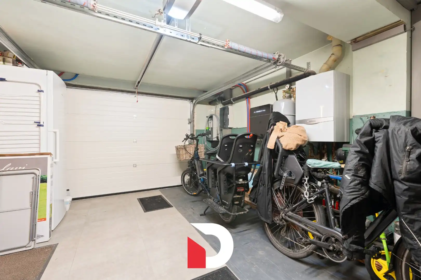 Instapklare gezinswoning met 3slk. en inpandige garage vlakbij Centrum Brugge. foto 19