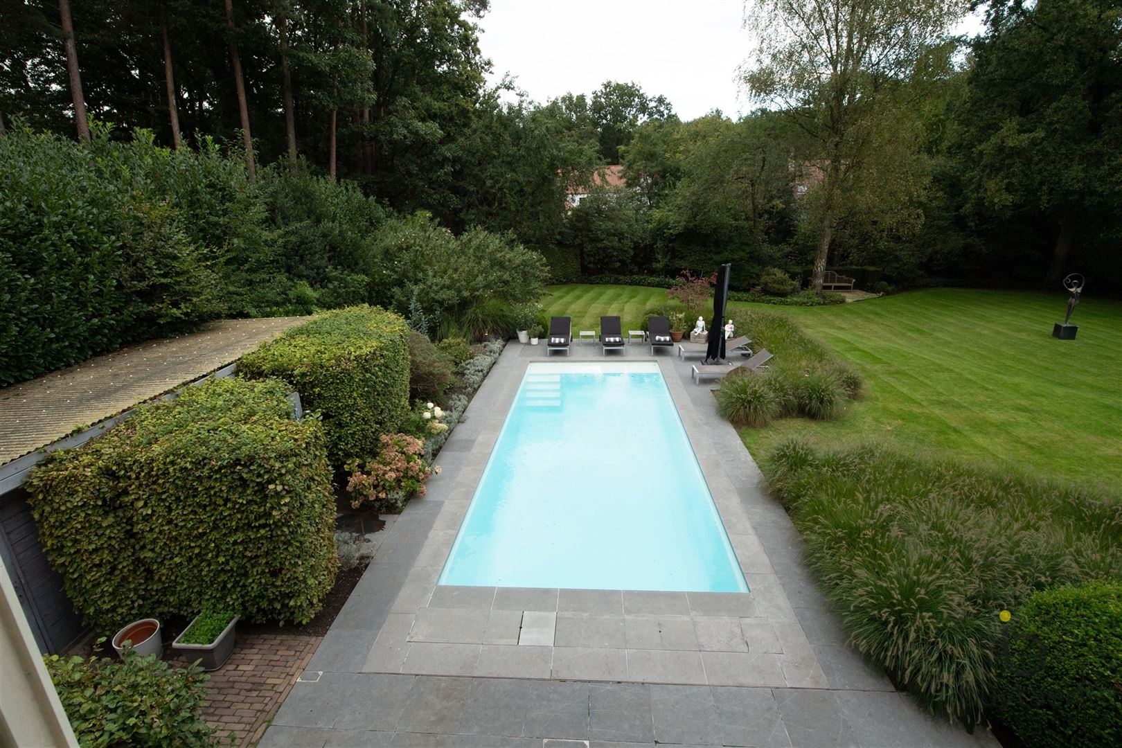 Villa op toplocatie met parktuin en zwembad! foto 45