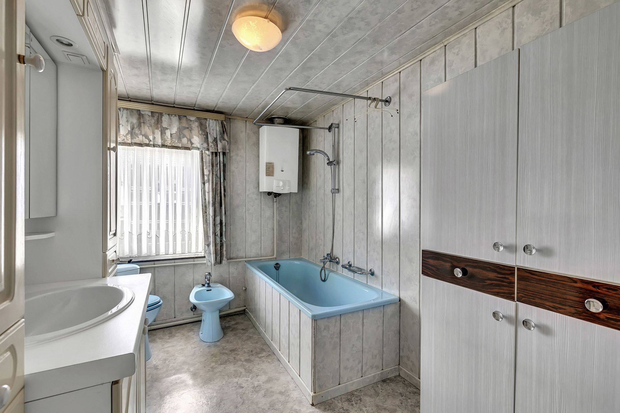 Te renoveren woning met naastliggende grond foto 15