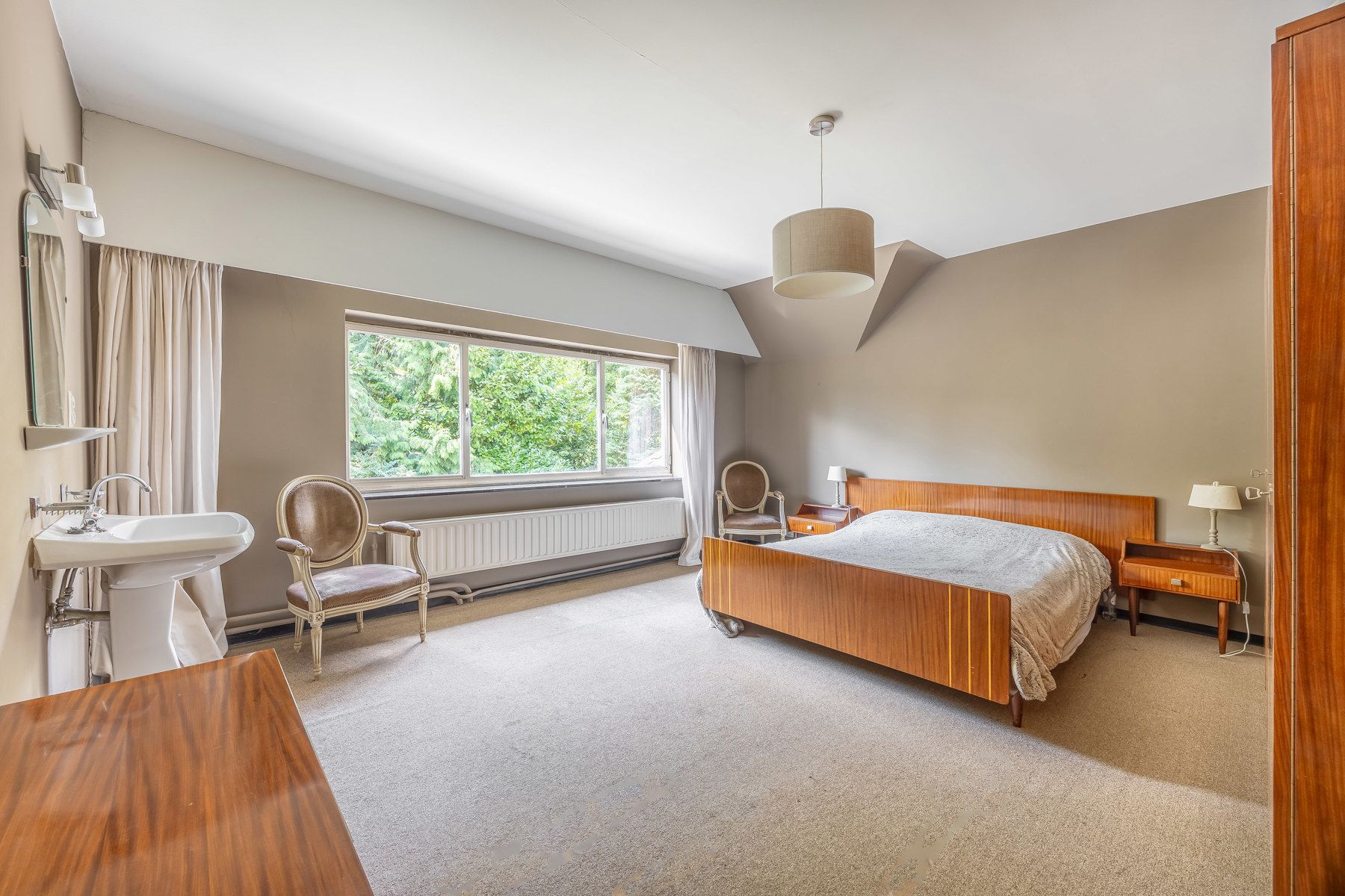 Te renoveren villa met veel potentieel foto 12