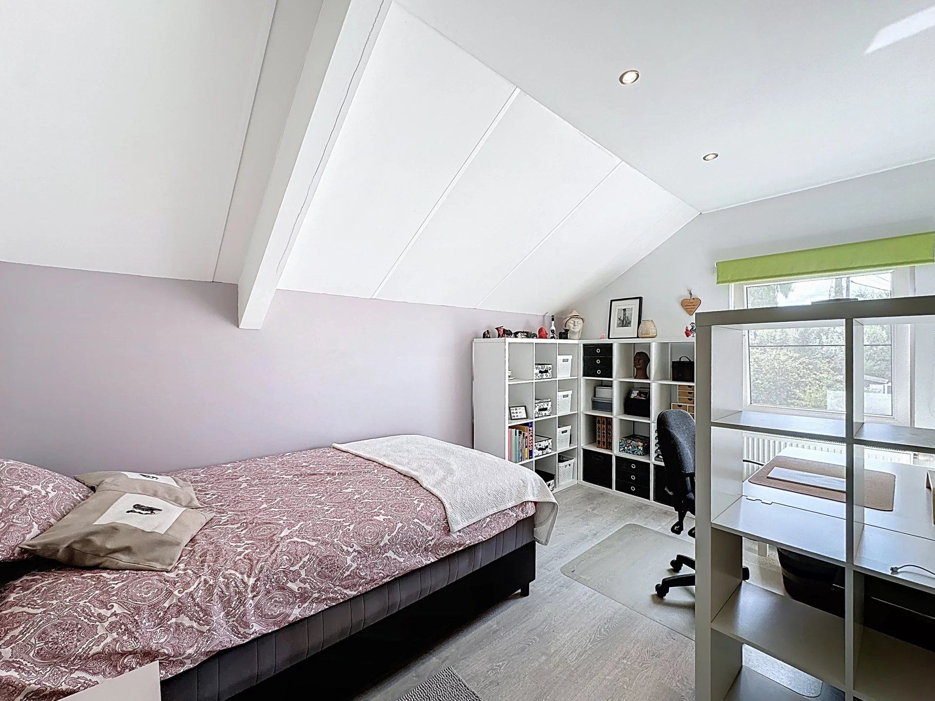 Verrassend ruime woning met 5 slaapkamers en 2 badkamers op groot perceel. foto 25