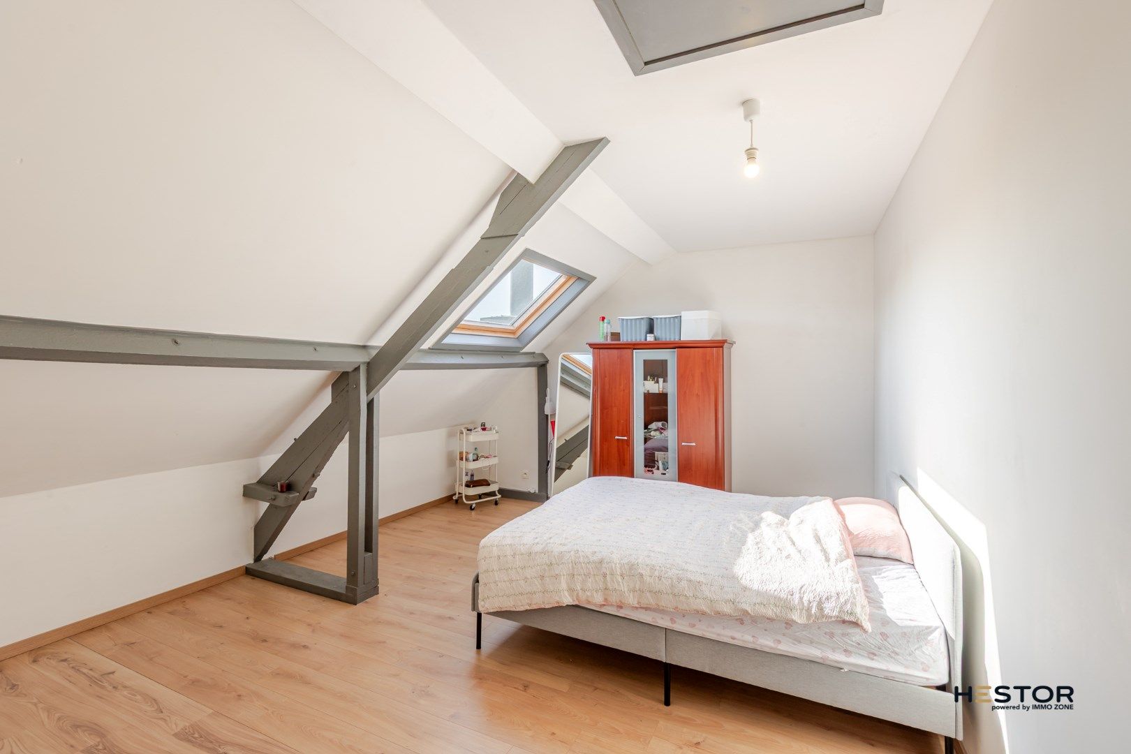 Centraal gelegen handelsruimte met duplex appartement in Sint-Niklaas foto 10