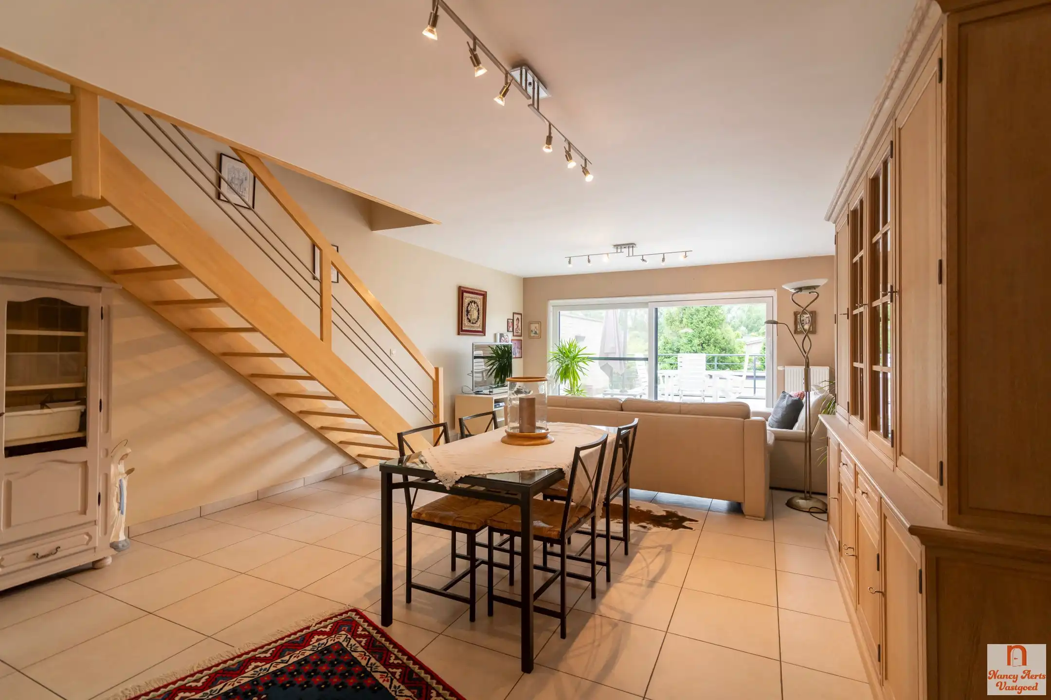 Ruim energiezuinig duplexappartement met terras in Halen foto 2