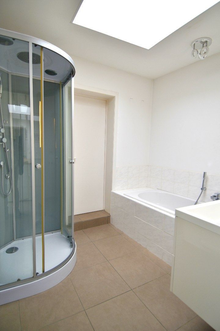 Alleenstaande woning met 3 slaapkamers, tuin én garage te koop in centrum-Kuurne foto 12