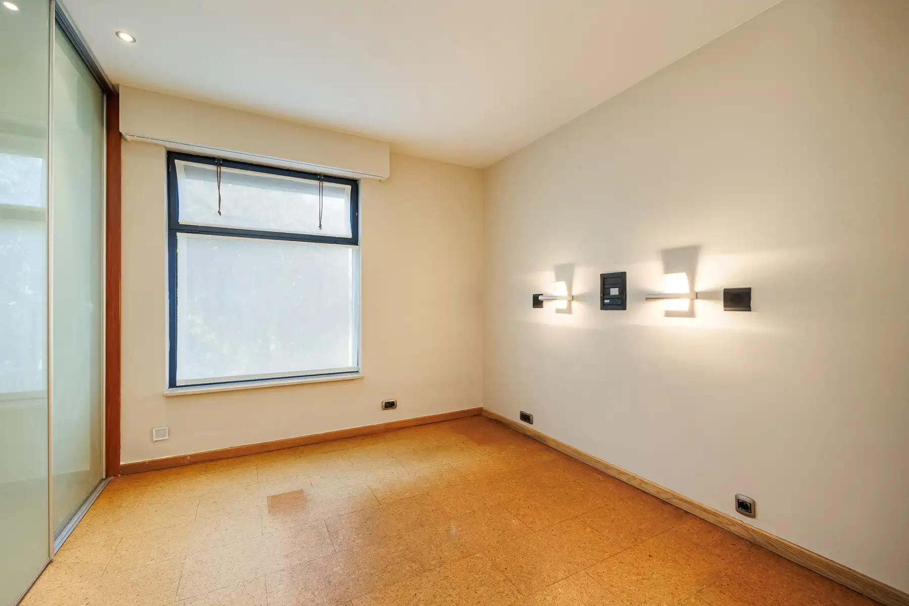 Ruim gelijkvloers appartement met grote tuin foto 7