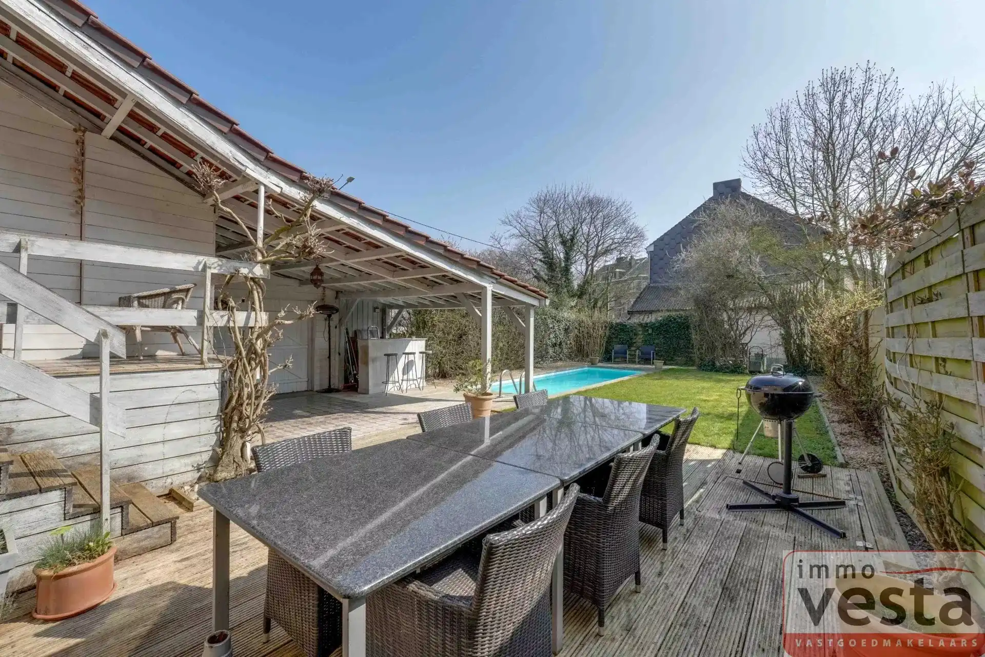 Karaktervolle woning met zwembad en ingerichte leefzolder foto 28