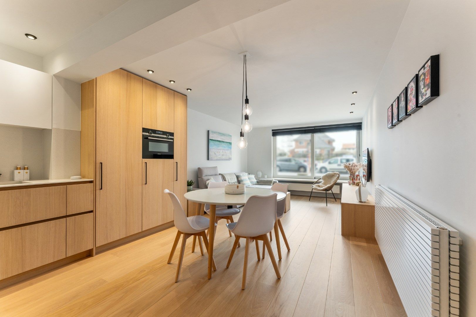 Stijlvol gerenoveerd appartement met twee slaapkamers in Sint-Idesbald foto 3