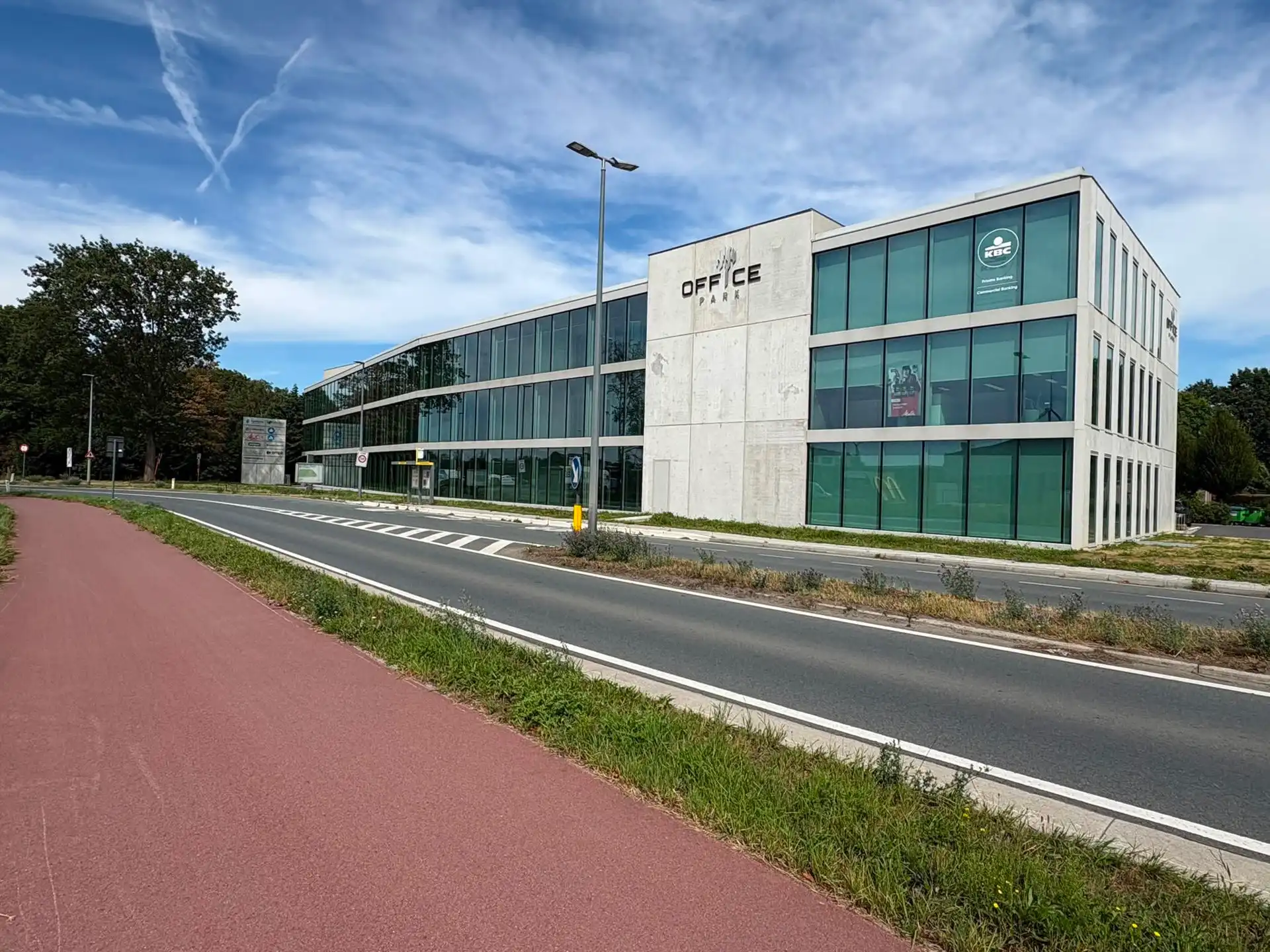Moderne kantoorruimte 445 m² op toplocatie E17 in Lokeren foto 19