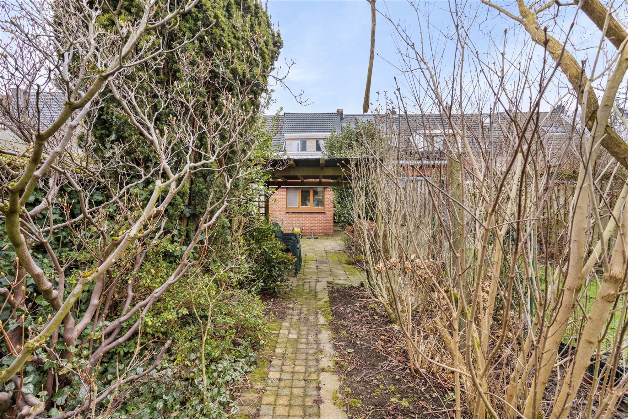 Te renoveren huis met tuin (266m²) grens Hove Mortsel foto 13