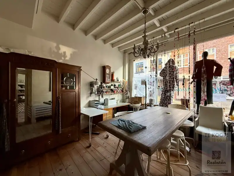 2 Appartementen + 4 winkels foto 25